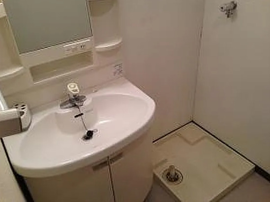洗面設備　写真は同タイプ住居です。
