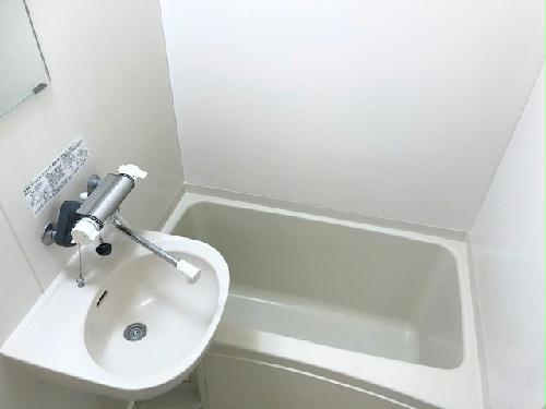 バス・シャワールーム　バス・トイレ別々です。