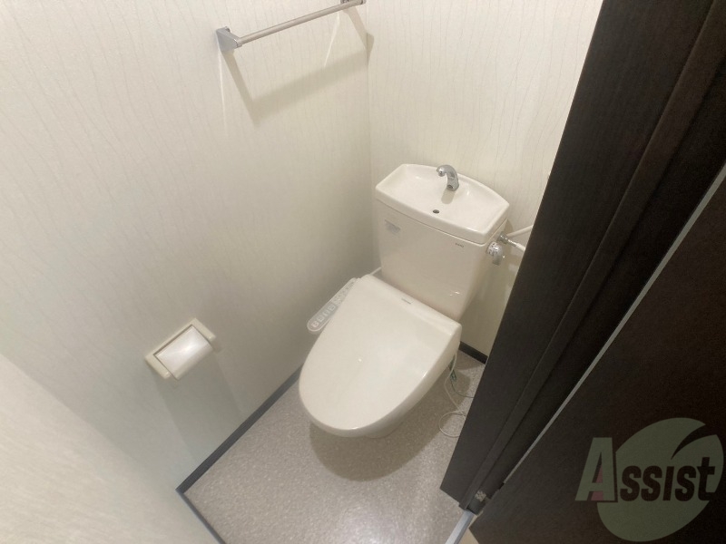 トイレ　こちらはトイレです。清潔感があり、安心して使用できます。