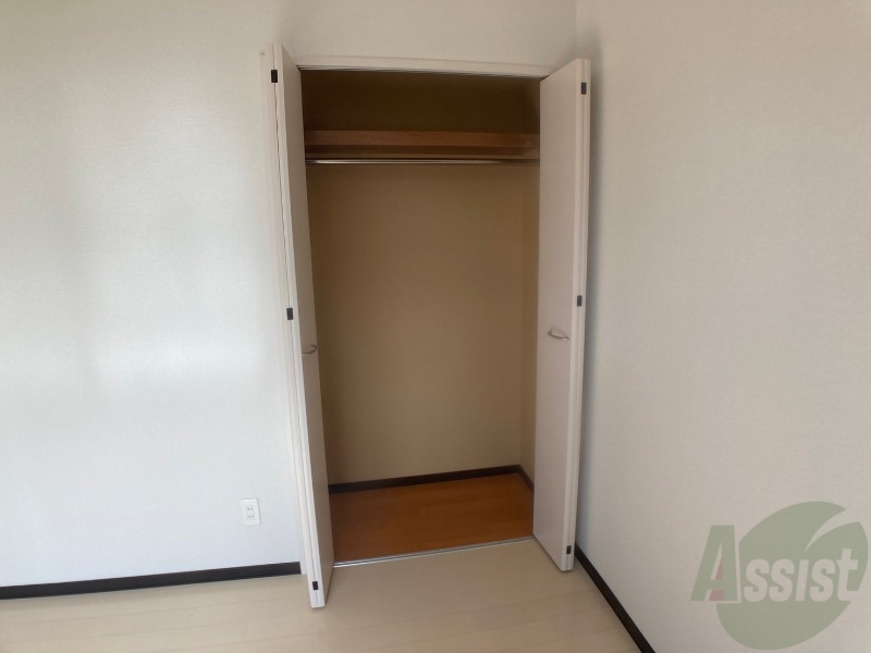 収納　寝室の収納です。部屋がすっきり片付きます。