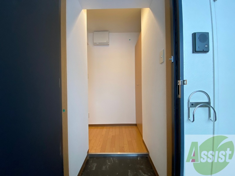 玄関　玄関の様子です。明るい印象ですね。気分もあがりそう。