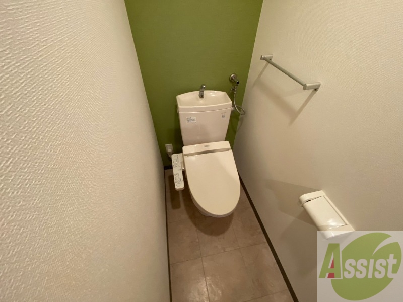 トイレ　ウォシュレット機能がついたトイレ。安心して使用できますね。