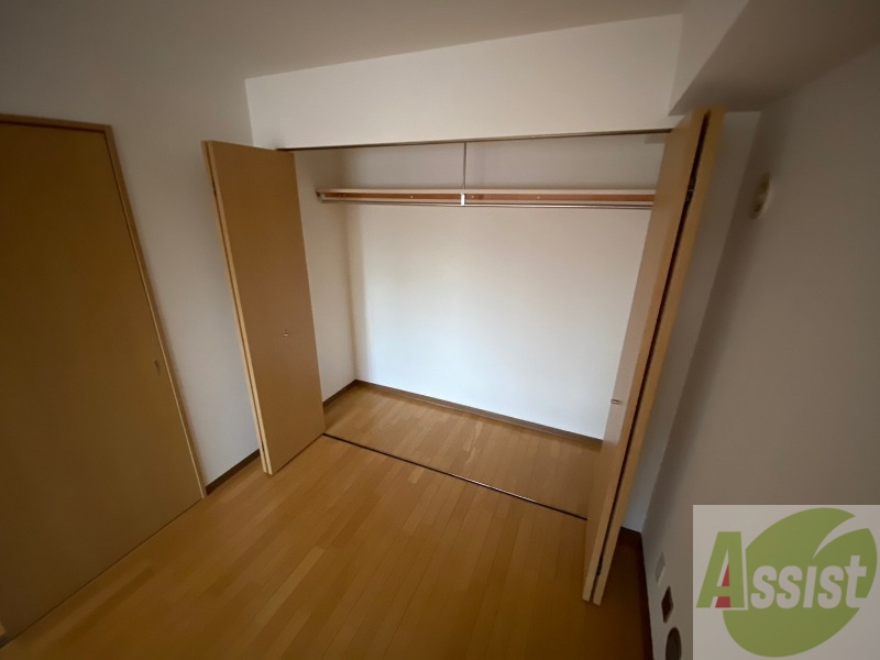 収納　クローゼットは奥行きもあり、荷物が多い方でも安心です。