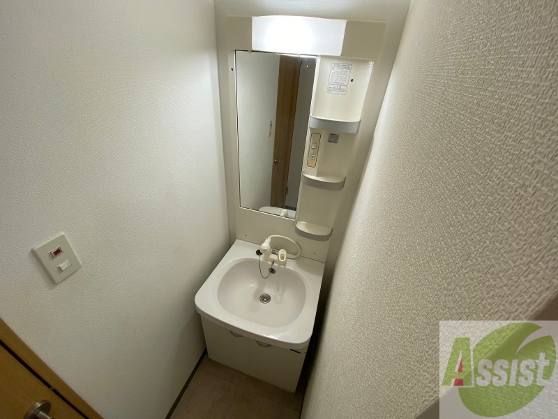 洗面設備　こちらに洗面台があります。朝の洗顔はこちらで。