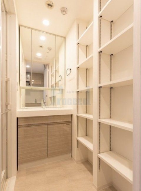 洗面設備　使いやすい独立洗面台☆