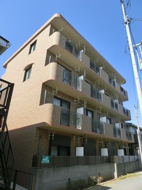 建物外観　志津駅まで２分の立地です