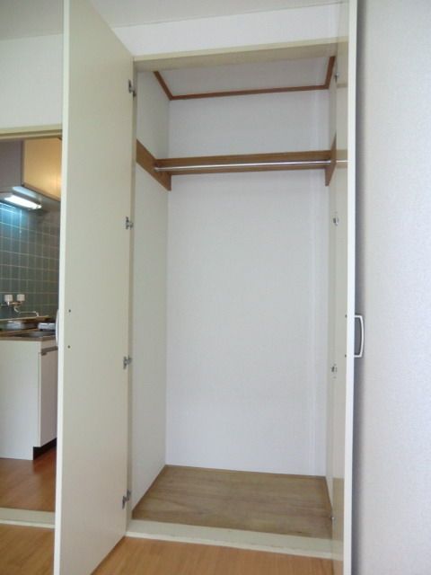 収納　奥行きたっぷりの収納完備