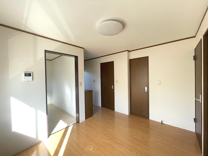 居室・リビング　別室参考写真です。