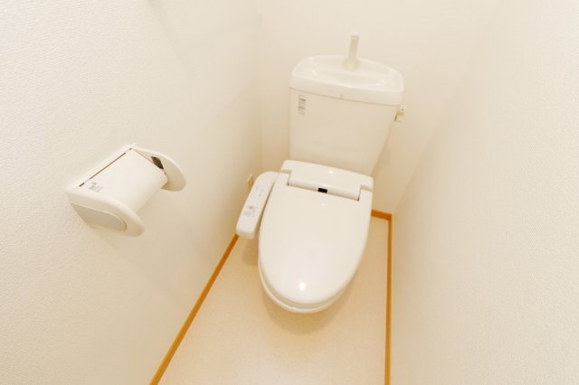 トイレ　別部屋の参考写真になります