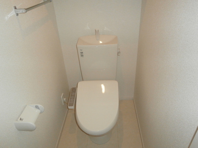 トイレ　温水洗浄暖房便座