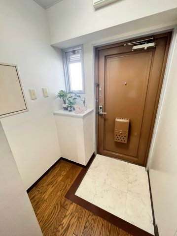 玄関　別号室画像。ご参考下さい