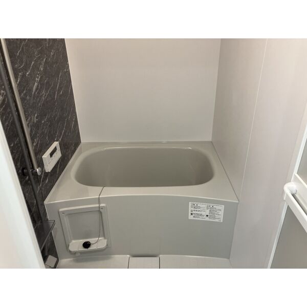 バス・シャワールーム　※写真は同じマンションの違う部屋のものになります。