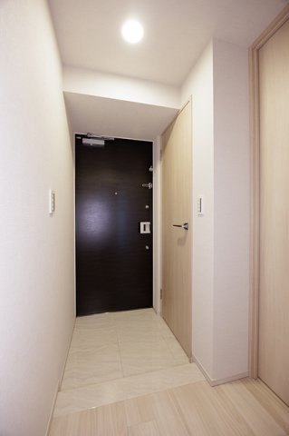 玄関　※写真は同タイプ住戸です。