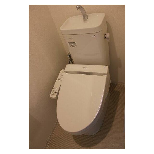 トイレ　嬉しい温水洗浄便座♪