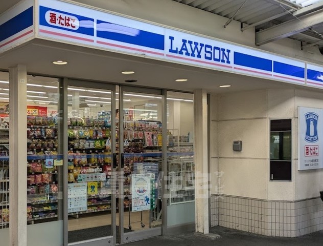 コンビニ　ローソン　HA　阪急塚口店（コンビニ）まで379m