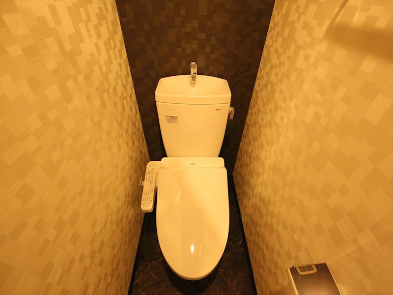 トイレ　温水洗浄暖房便座付トイレ