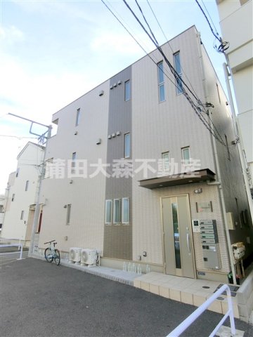 建物外観　2019年2月築　軽量鉄骨造地上3階建て総戸数4戸 東京都大