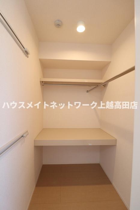 収納　ウォークインクローゼット