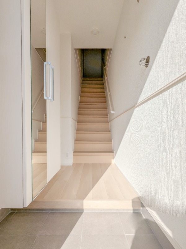 玄関　図面と現状に相違がある場合には現状を優先