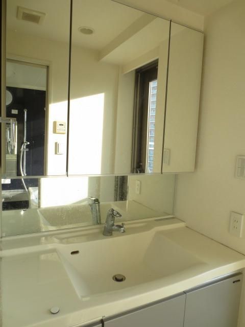 洗面設備　同じタイプの別部屋写真