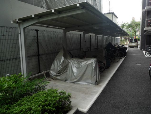 駐車場　エステムコート難波サウスプレイスIVパークグレイス　自転車置場