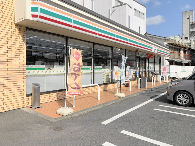 コンビニ　セブンイレブン鹿児島武1丁目店（コンビニ）まで165m