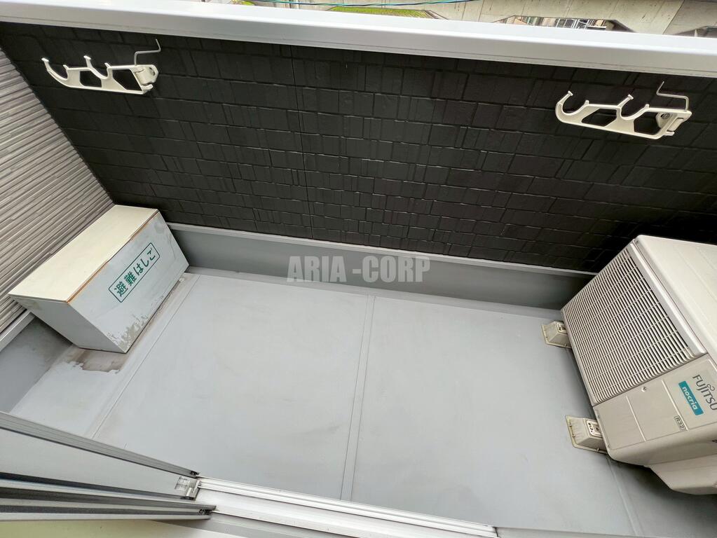 バルコニー　バルコニー、室内物干し、浴室乾燥と3箇所ご利用いただけます♪