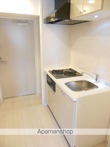 みなとみらい線 元町・中華街駅 徒歩6分 11階建 築15年のキッチン写真