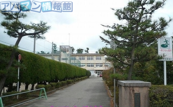 中学校　内野中学校（中学校）まで500m