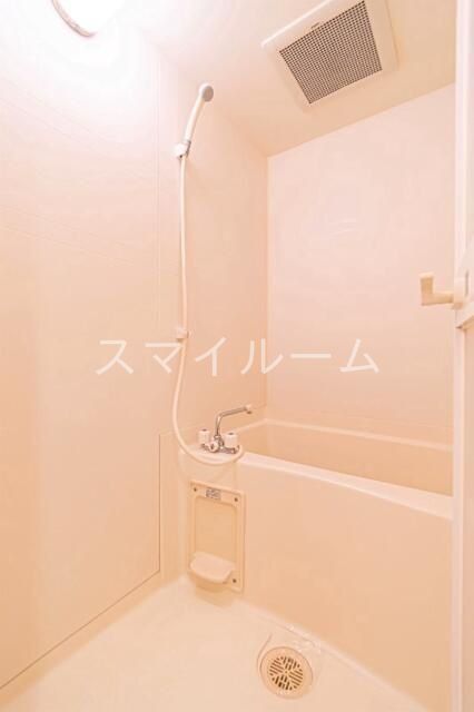 バス・シャワールーム　別部屋参考写真となります。