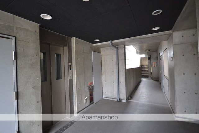 ＪＲ高崎線 高崎駅 徒歩4分 8階建 築24年の外観写真
