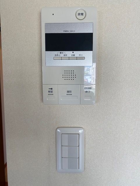 セキュリティ　玄関はオートロックではありませんが来客とはインターフォンで