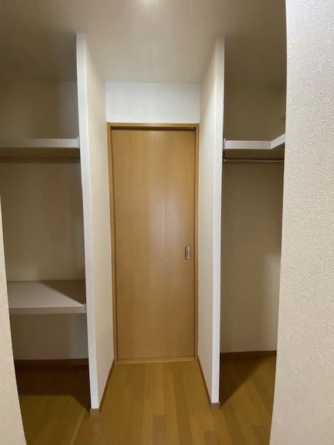 収納　広いウォークインクローゼット付き！（参照：別部屋）
