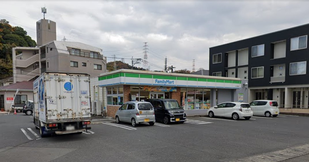 コンビニ　ファミリーマート 大分下郡東店（コンビニ）まで693m