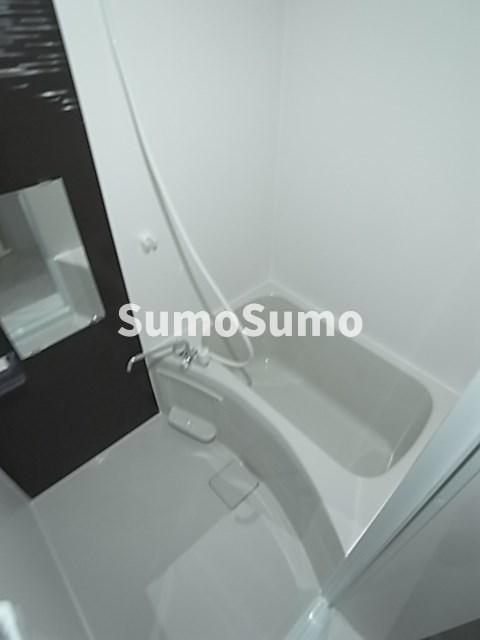 バス・シャワールーム　コンパクトで使いやすいお風呂です