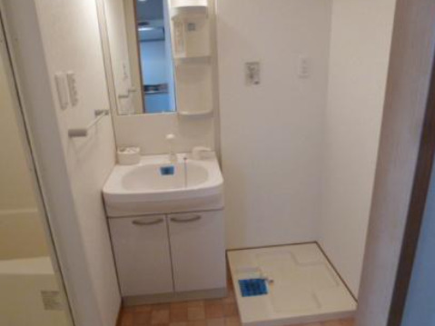 洗面設備　写真は別居室のものです。