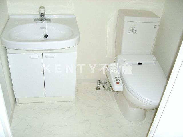 洗面設備　スペースが確保できる洗面所です