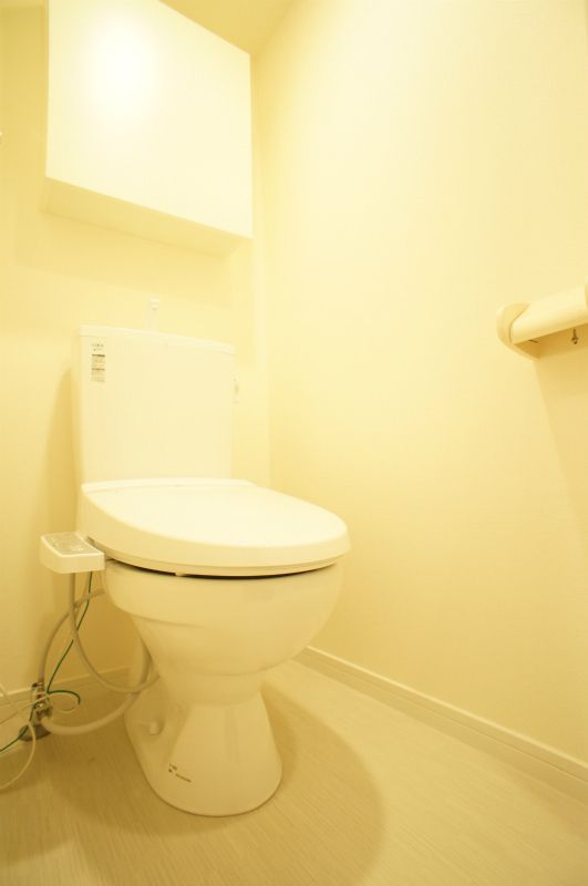 トイレ　※別号室の参考写真となります。