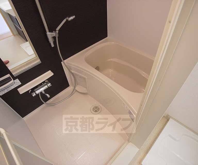 バス・シャワールーム　浴室乾燥機付のお風呂です。