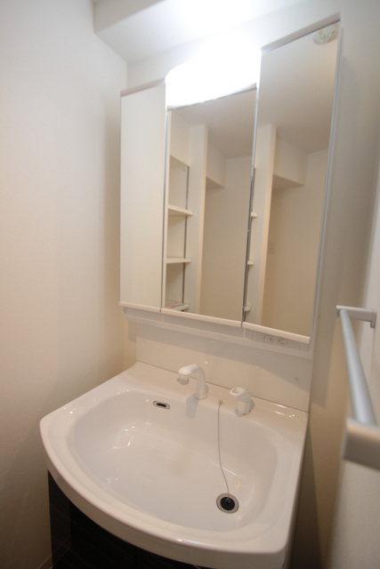 洗面設備　※参考写真です。現状優先となります。