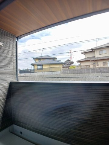 バルコニー　バルコニーからの眺めを楽しみながら食事をしませんか