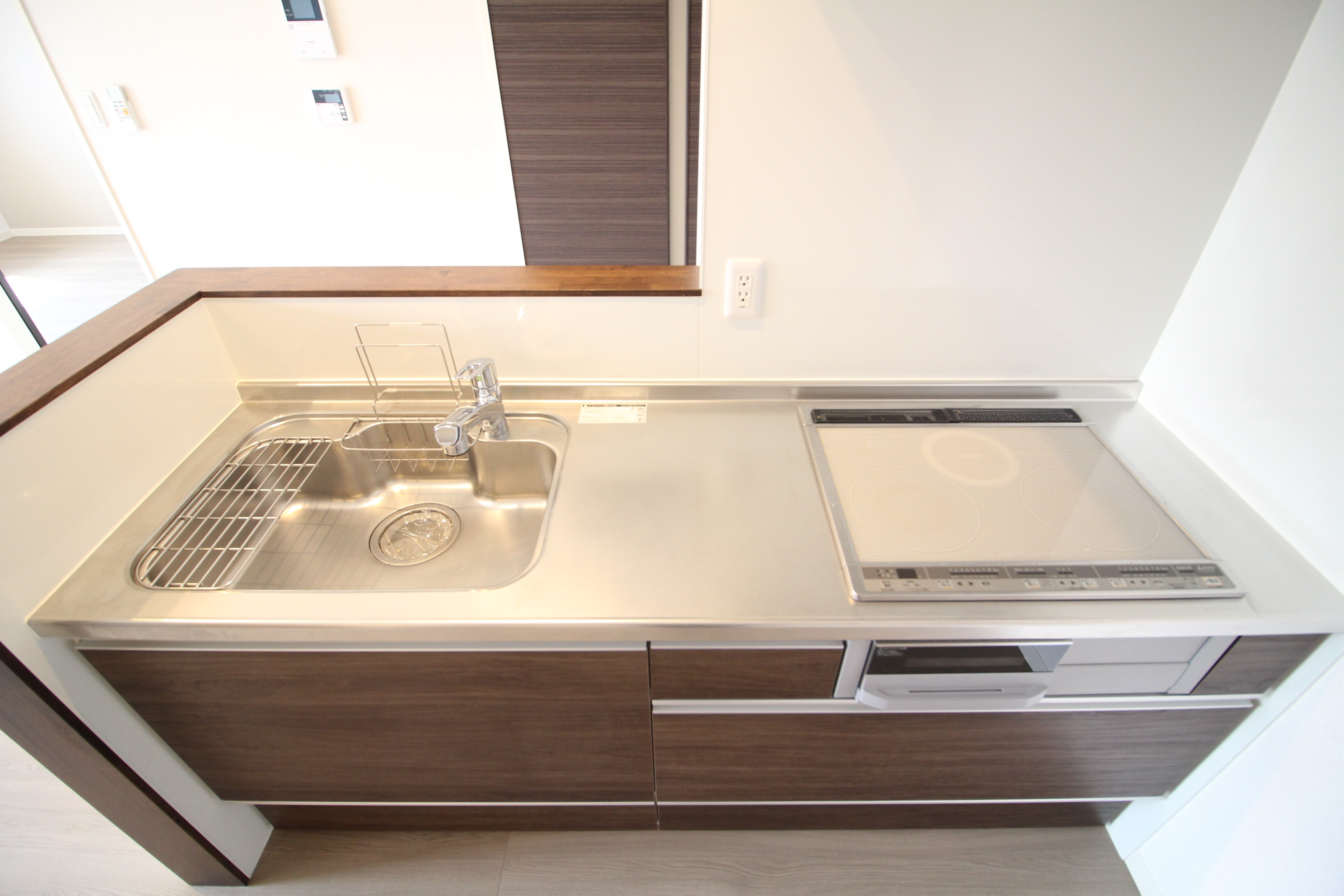 キッチン　IHクッキングヒーター採用でお手入れ簡単♪