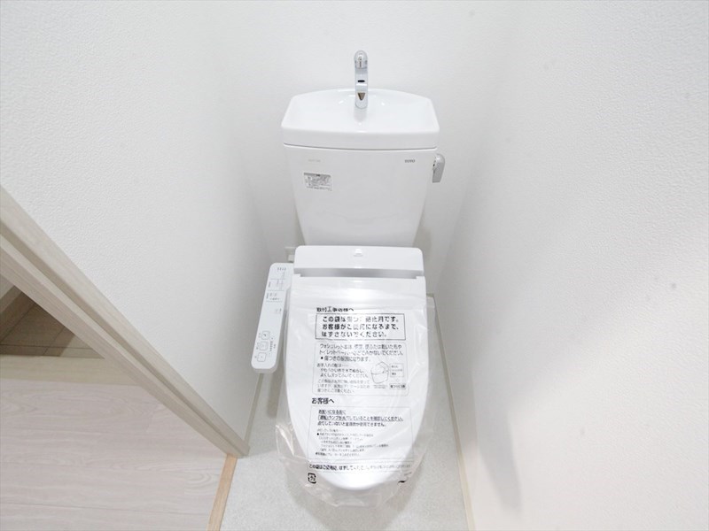 トイレ　温水洗浄暖房便座付トイレ