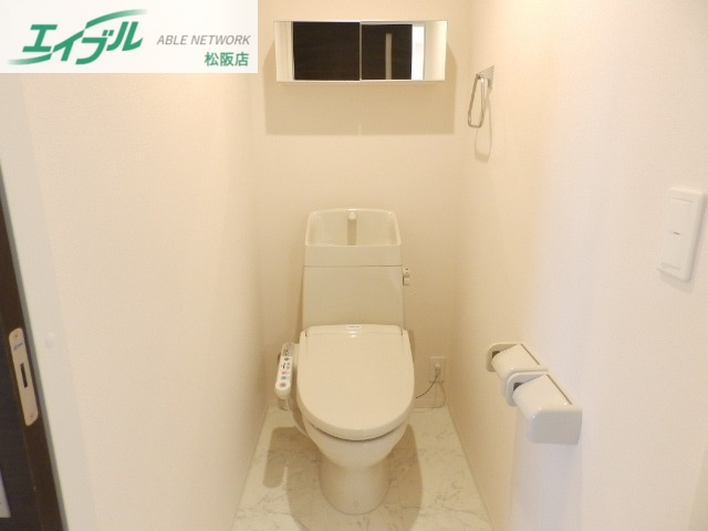 トイレ　同型参考写真