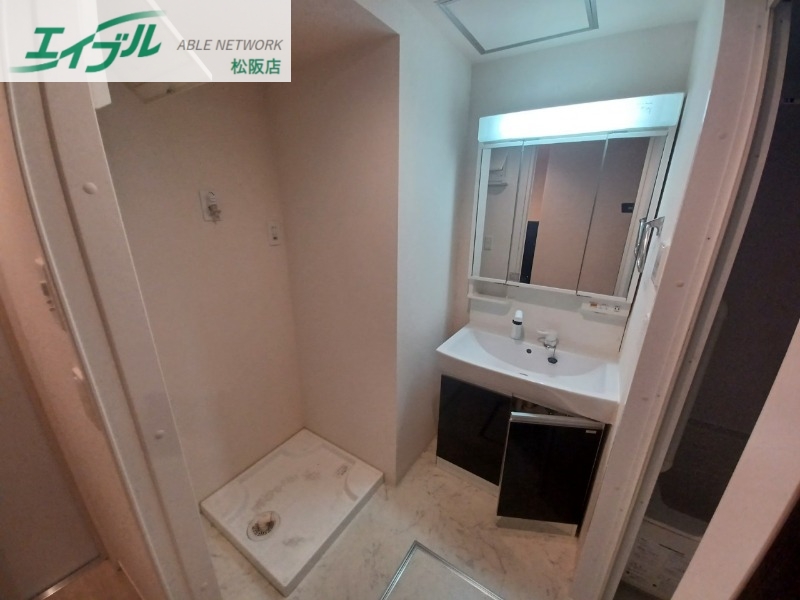 洗面設備　同型参考写真