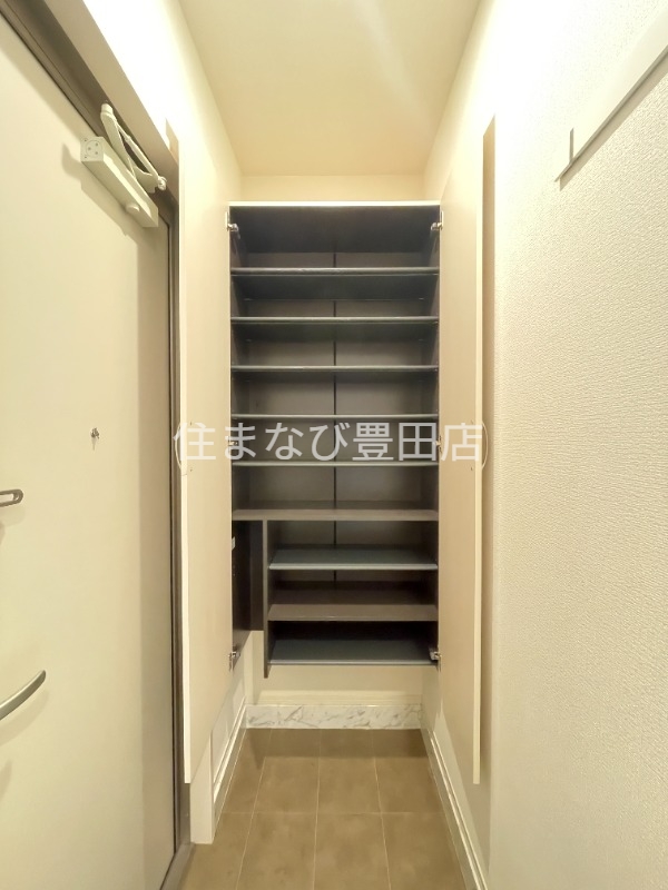 玄関　別部屋写真