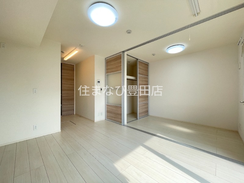 居室・リビング　別部屋写真