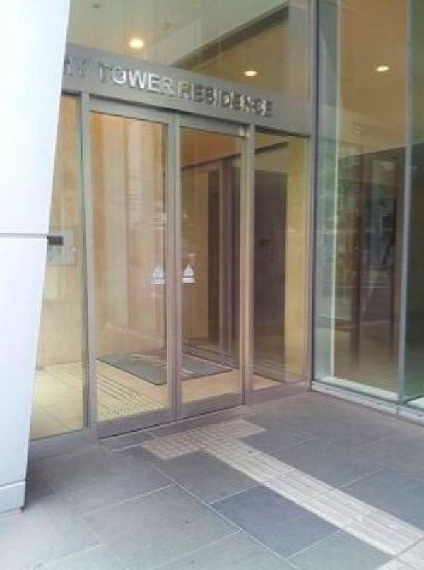 エントランス　エントランス