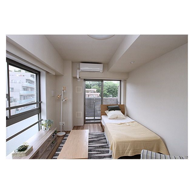 居室・リビング　☆明るい洋室☆ ※家具小物等は付きません