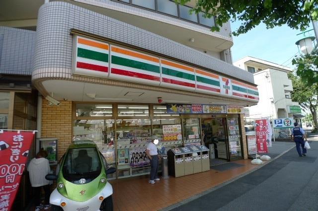 コンビニ　セブンイレブン湖北台店（コンビニ）まで521m